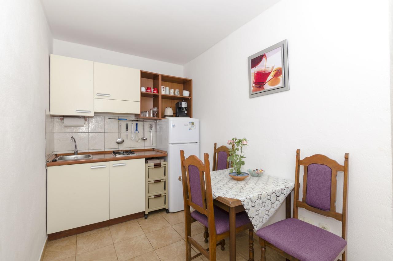 Apartments Dinko Gdinj Exterior foto